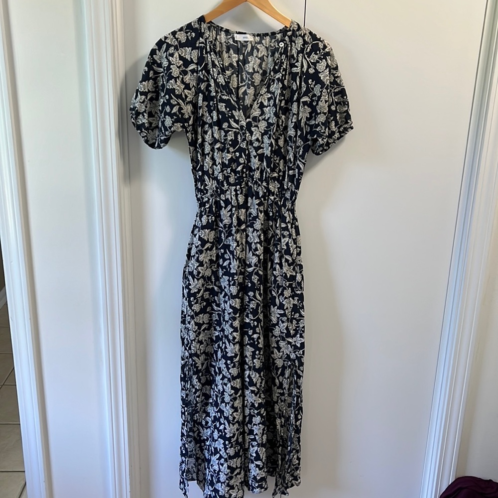 Woman’s navy floral print maxi lightweight short sleeve dress, XS/2